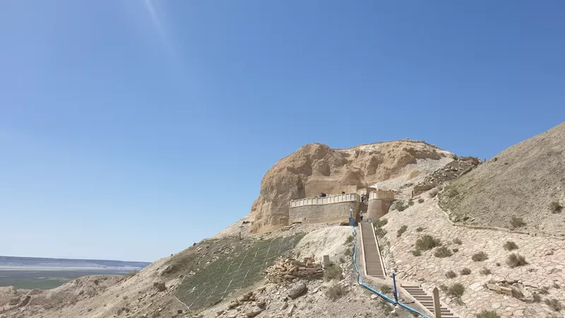 Такси Актау поездка к подземной мечети Караман ата, Бекет ата, Шопан ата Адай ата 4